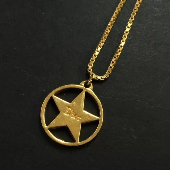 SOLD❤️ DIOR Gold Star Logo Circular Cutout Detail Necklace - Picture 4 of 11